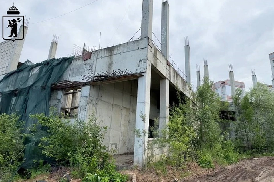 На месте недостроенного ТЦ могут построить многоэтажки.