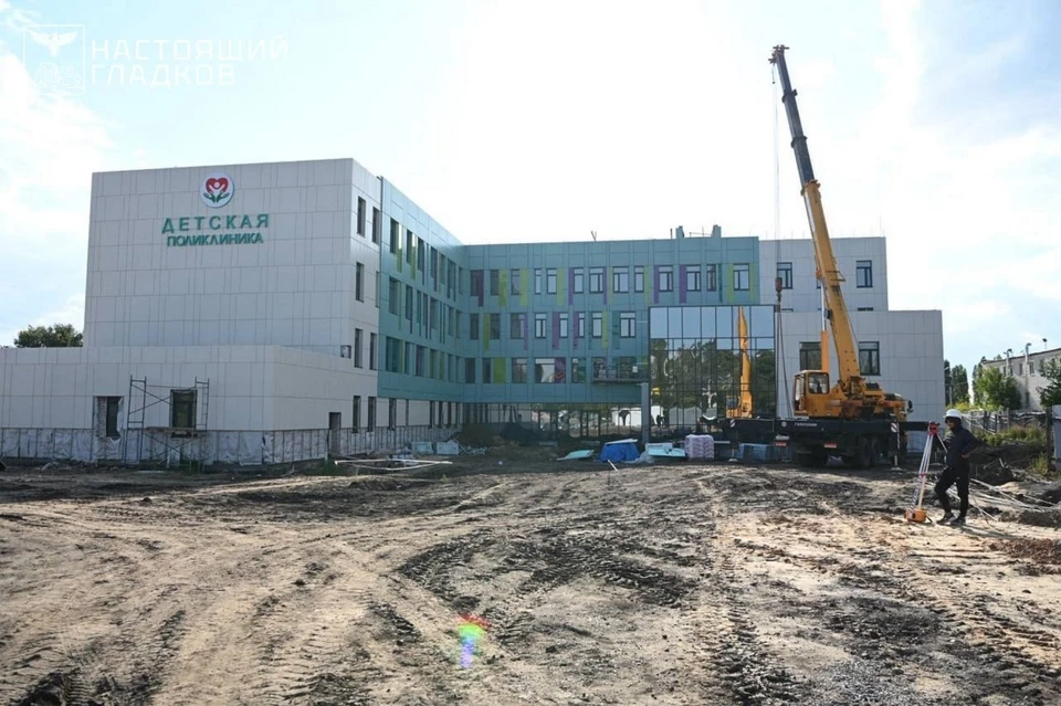 Благоустройство у новой детской поликлиники в Белгороде завершат до конца октября