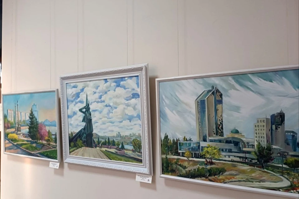 В Донецке открылась выставка «Пейзажи шахтерской столицы». Фото: Минкультуры ДНР