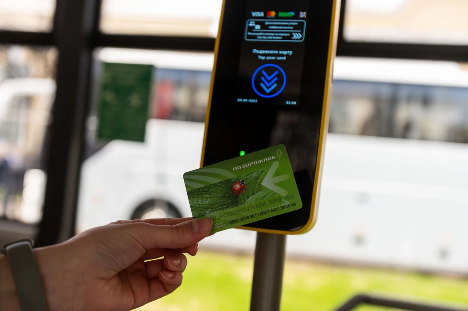 В Петербурге не станут повышать стоимость на проезд в 2026 году.