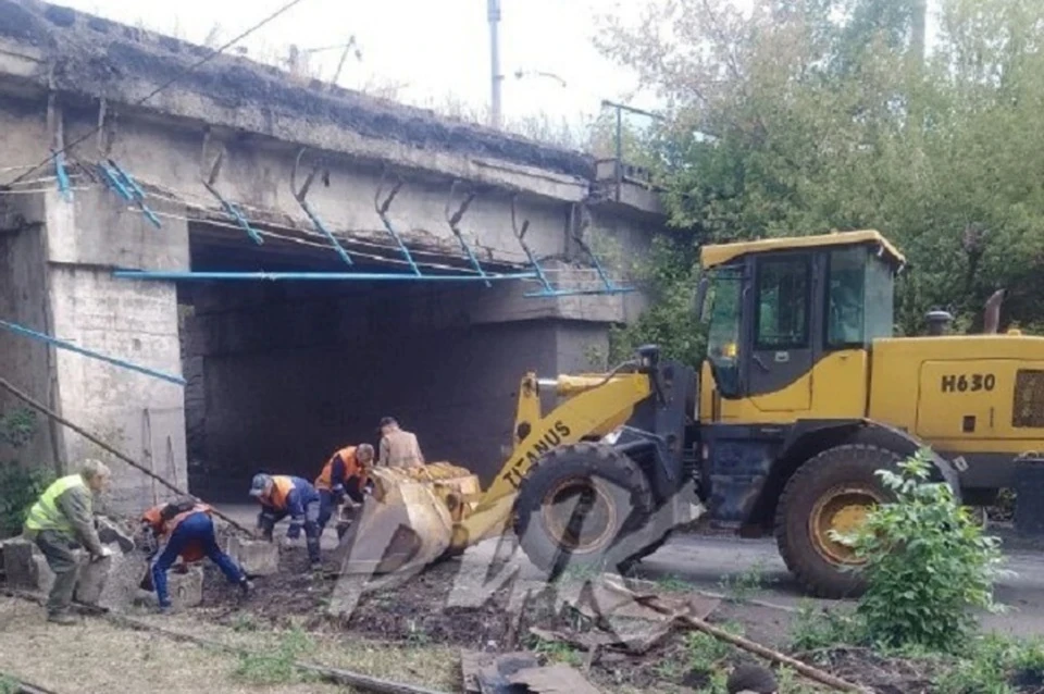 В Горловке разрушился мост на Углегорском шоссе. Фото: ТГ/Приходько