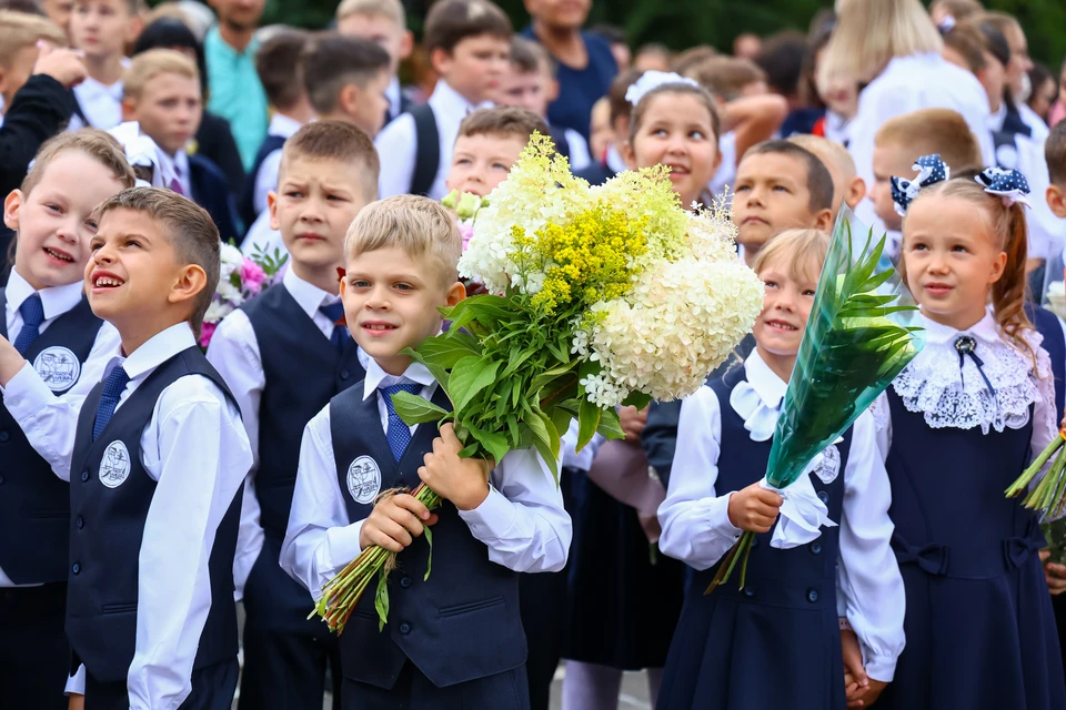 Всего к учебе приступят 144 тысячи учеников.