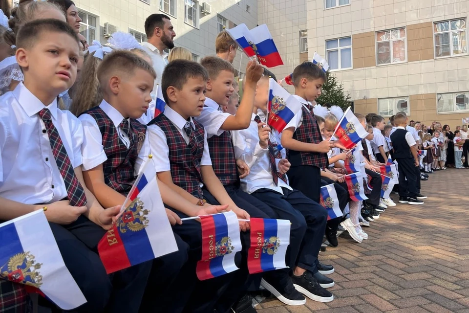 В Краснодаре прошли линейки в честь Дня знаний