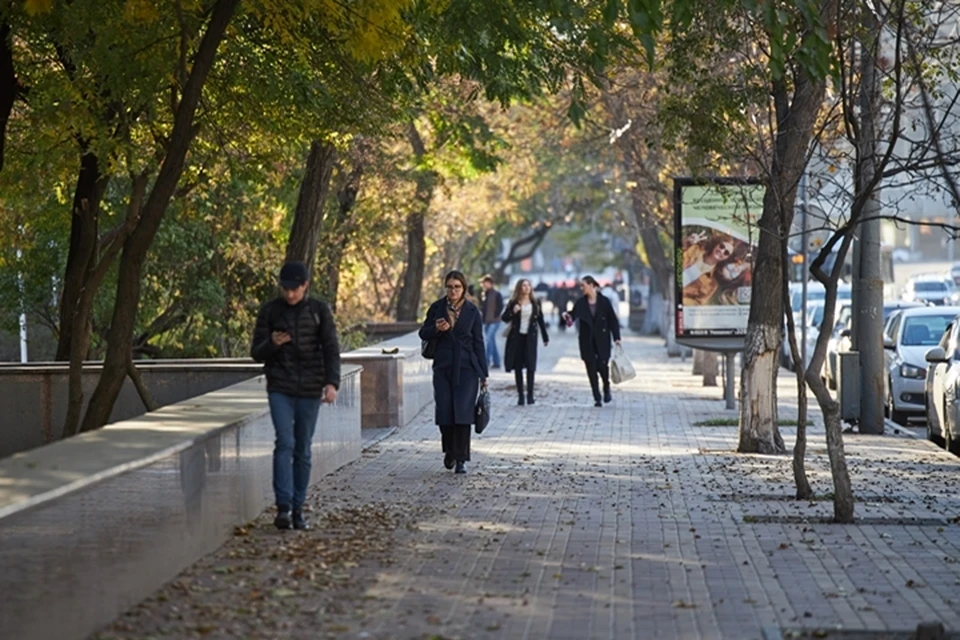 Люди пожаловались на громкий звук в разных районах города.