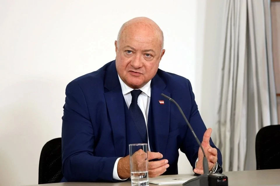 Журналист с Кипра поддержал ответ канцлера Австрии Медведеву по вопросу НАТО
