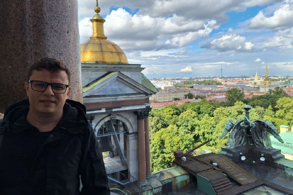 С Исаакиевского собора можно рассмотреть весь город.