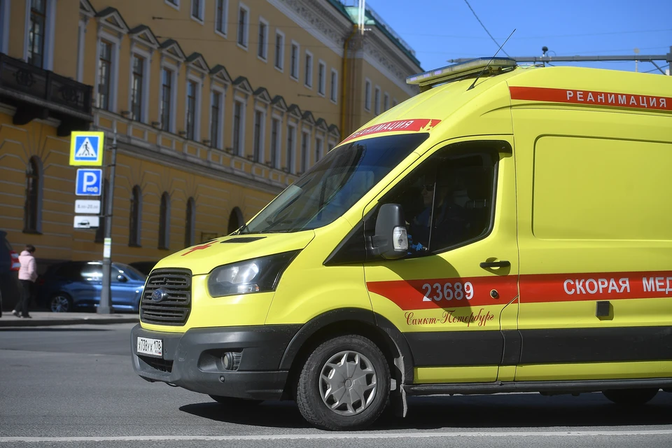 Полиция Петербурга проводит проверку по факту ДТП со сбитым трижды пешеходом.