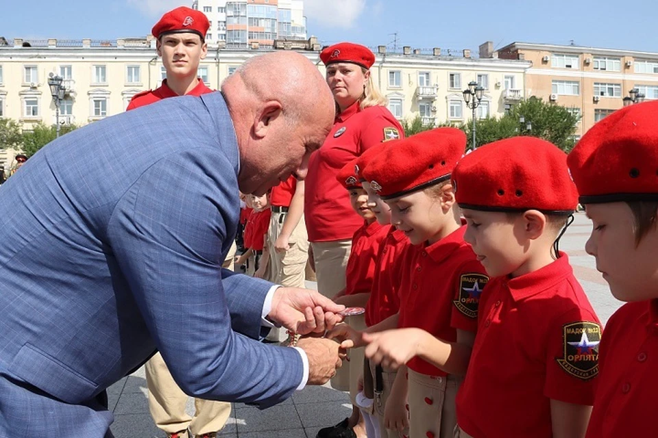 Мэр Хабаровска объявил старт патриотического конкурса для школьников