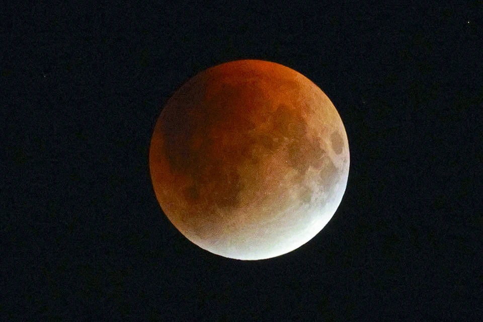 Лунное затмение в Барнауле