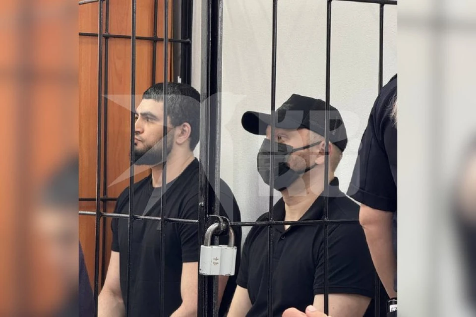 Артем Айрапетян (справа) был тем, кто купил и продал производителю сидра украденный метиловый спирт