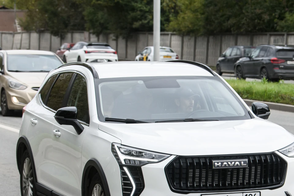 Bloomberg: падение продаж машин в России угрожает китайскому автопрому