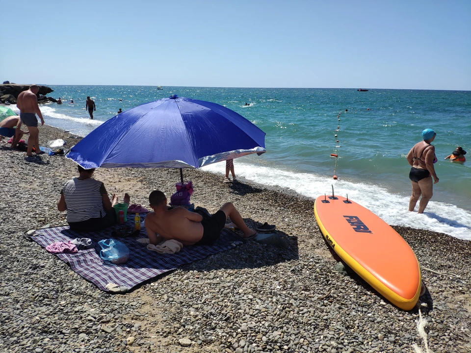 В Крыму теплое Черное море