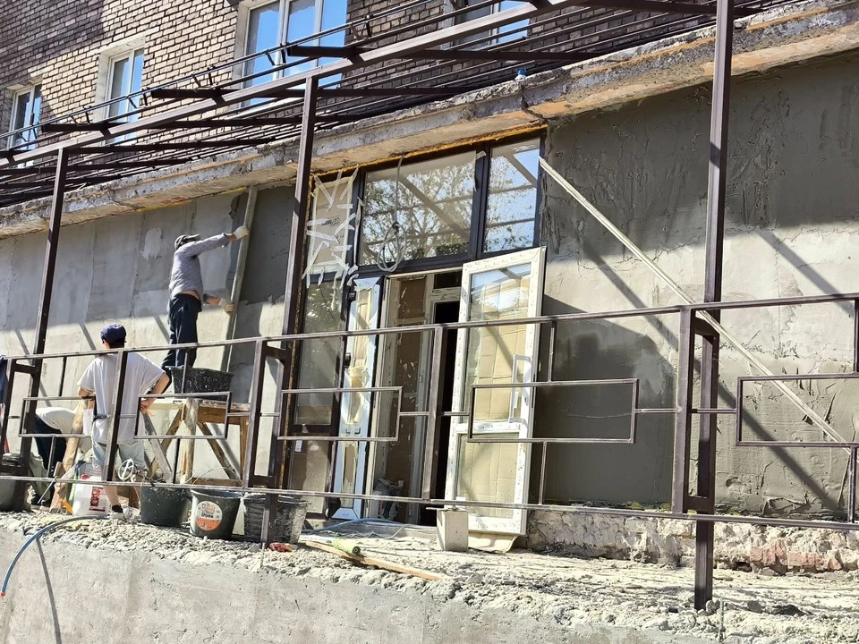 Здание преображается просто на глазах. ФОТО: Светлана Гребенькова