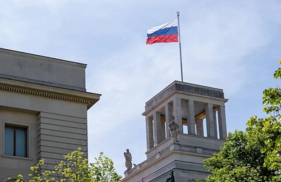 Посольство РФ предупредило россиян о режиме ЧП на Бали из-за потопов на острове