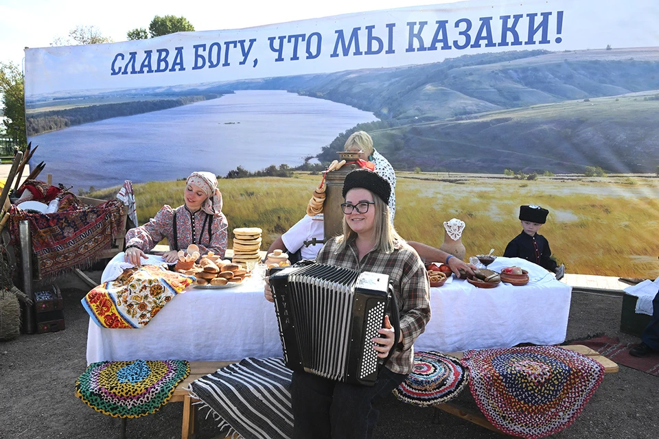 Одним из самых ярких событий стал XI Международный фестиваль «Казачья станица Москва»