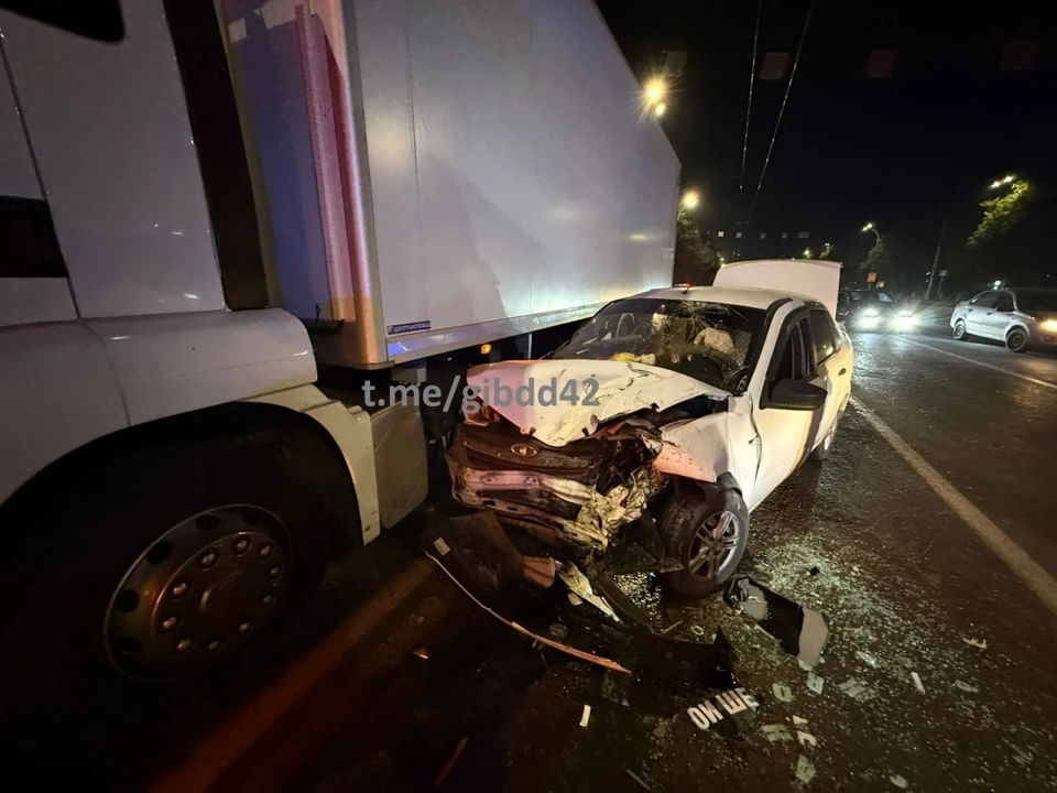 В Кемерове произошло ДТП, в котором пострадали пять человек.