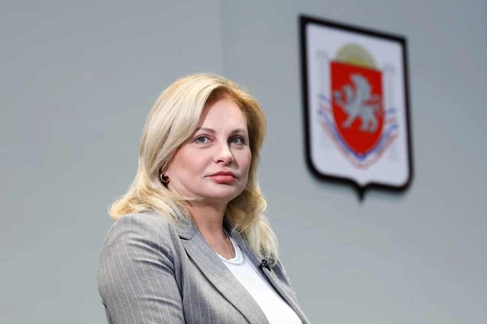 Аксенов пожелал Курлаевой успехов и плодотворной работы. Фото: Сергей Аксенов/Tg