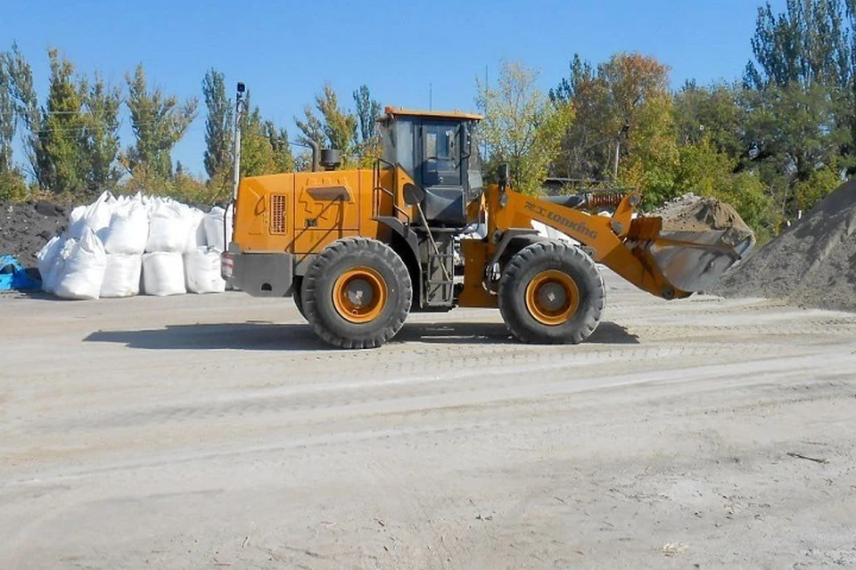 В ДНР более 100 единиц техники уже готовы к уборке дорог в зимний период. Фото: Служба автомобильных дорог Донбасса