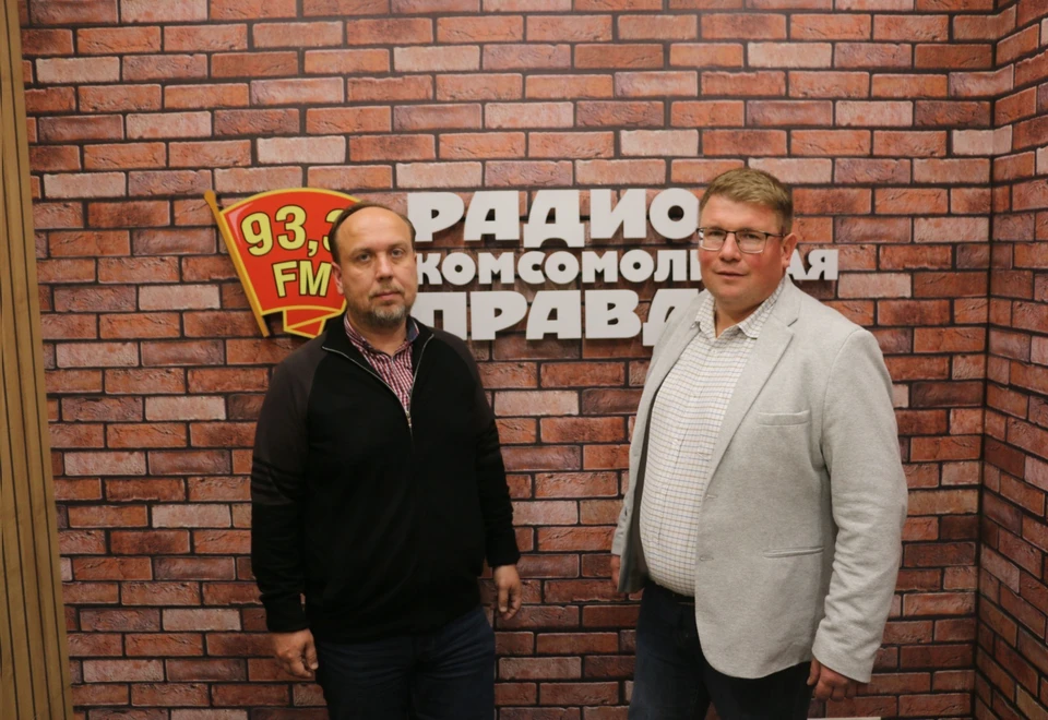 Генеральный директор СК ПраймДом Михаил Проказов и коммерческий директор Александр Аникин - на радио "КП" Тула.
