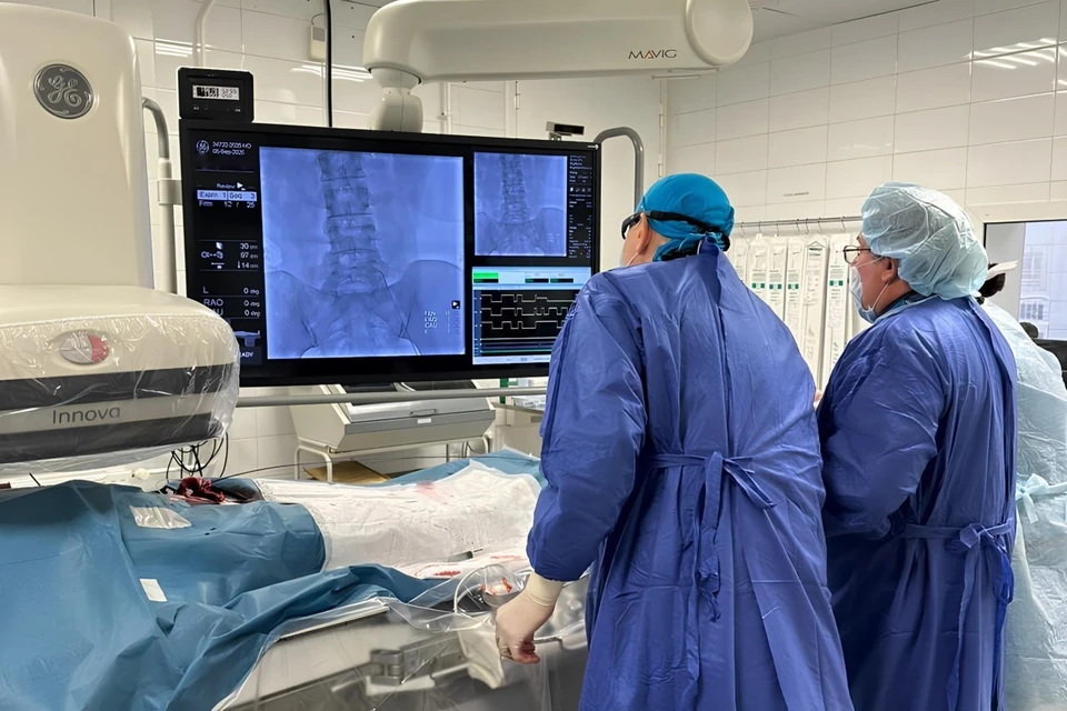 Для такой сложной операции эксперт по стентированию приехал из Москвы в Верхнюю Пышму. Фото: пресс-служба Минздрава Свердловской области