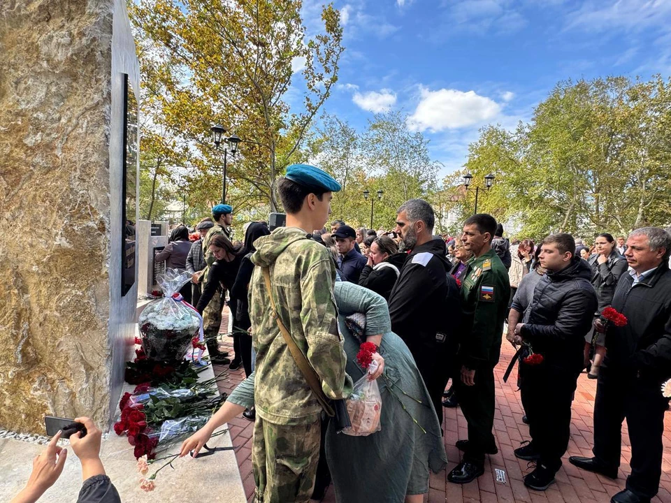 Мемориал о погибших в зоне специальной военной операции открыли в Кизляре. Фото: администрация Кизляра