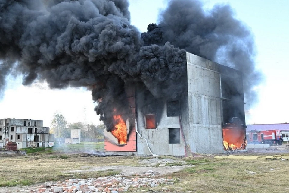 Белорусские спасатели организовали и сняли на видео уникальный огневой эксперимент. Фото: МЧС.