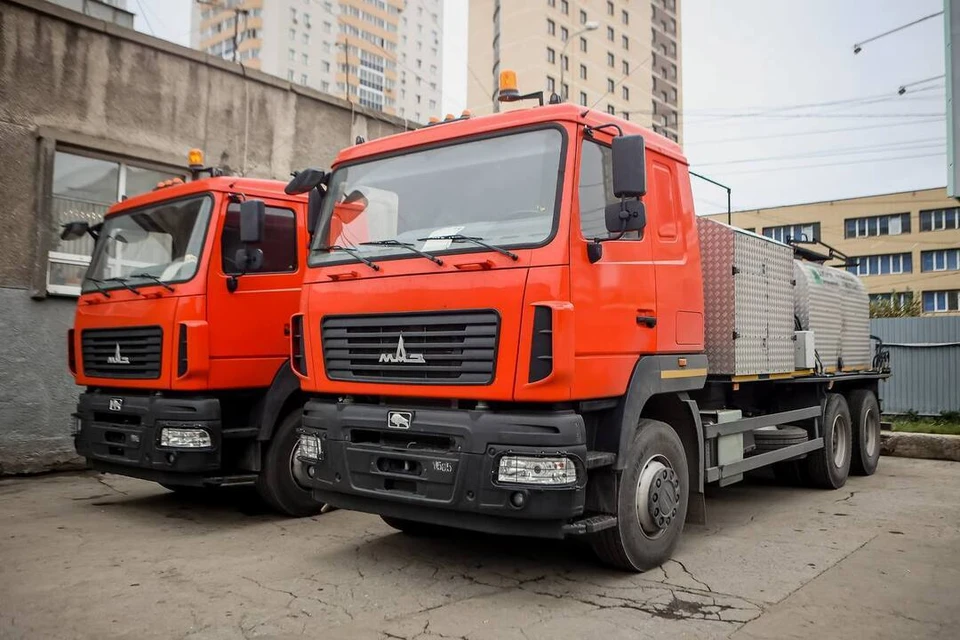 В Новосибирск поступает новая дорожная техника. Фото: Telegram-канал Максима Кудрявцева