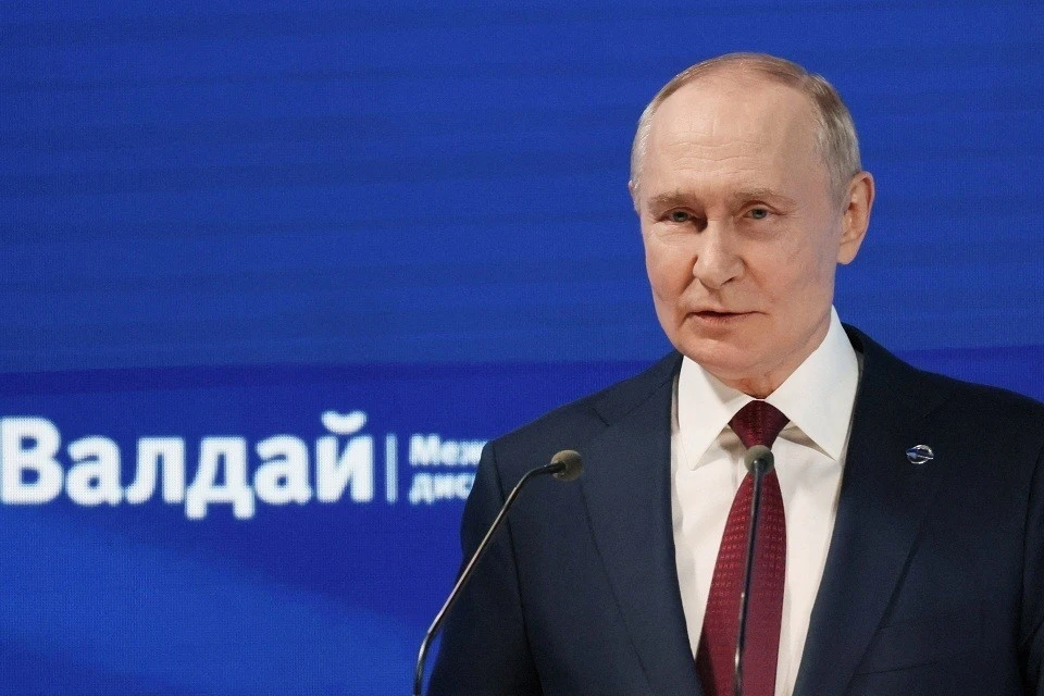 Путин случайно назвал себя экс-главой ЦРУ и пошутил над оговоркой