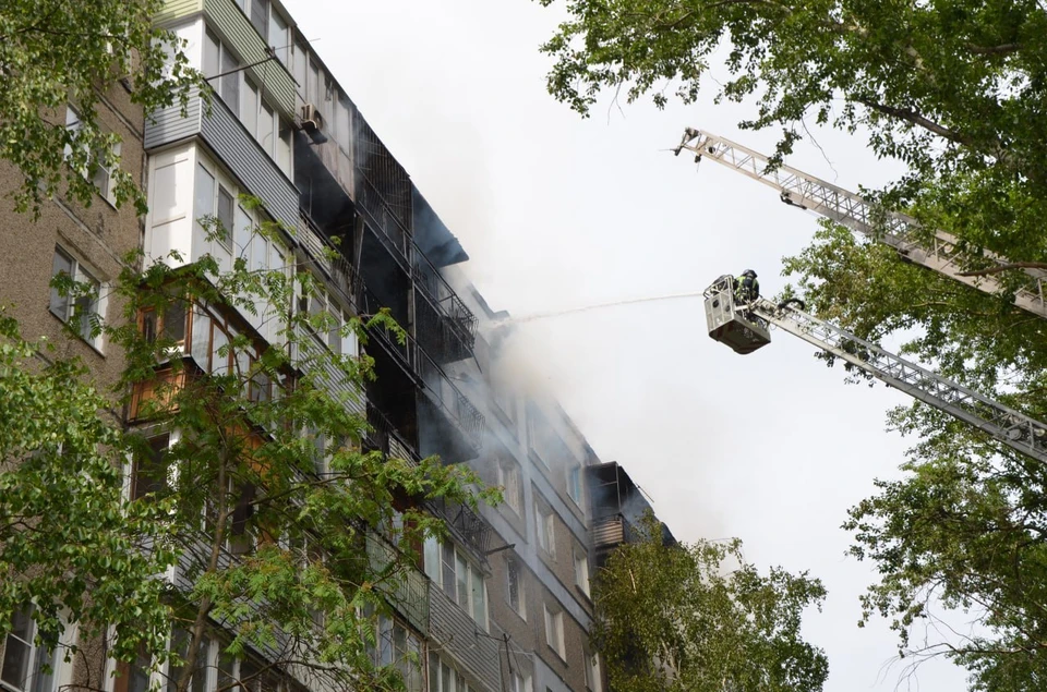 Сгоревший дом на Пермякова в Нижнем Новгороде затопило после подачи отопления..