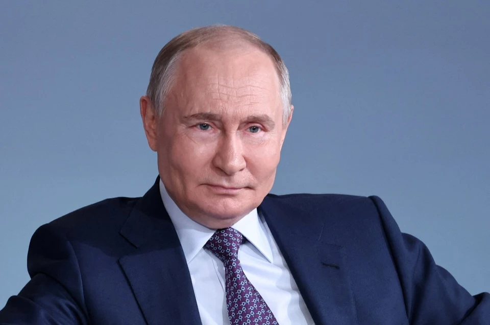 Путин по телефону поздравил президента Таджикистана Рахмона с днем рождения