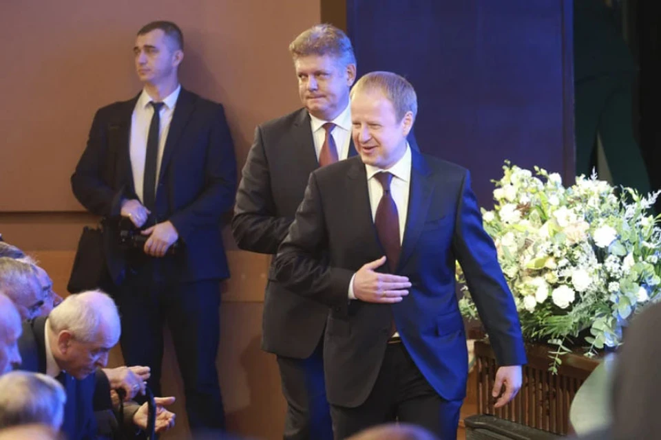 Губернатор Виктор Томенко лично вручил награды