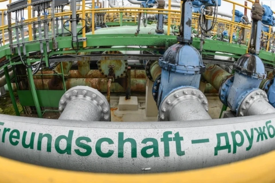 Казмунайгаз: ФРГ увеличат поставки нефти из Казахстана на 30 тысяч тонн в месяц. Фото: DPA/ТАСС