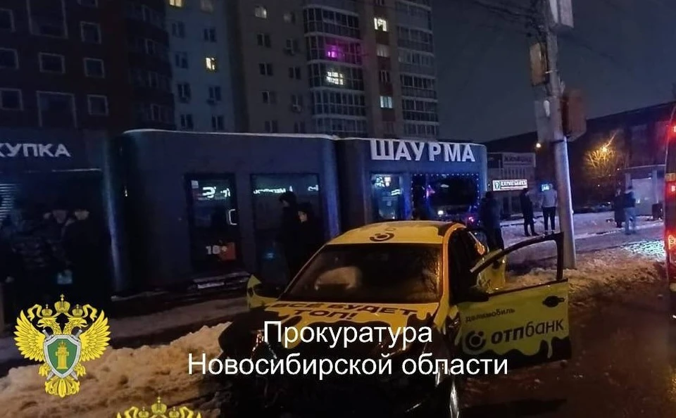 Сбивший людей на остановке в Новосибирске водитель был пьян и без прав, фото: пресс-служба прокуратуры Новосибирской области