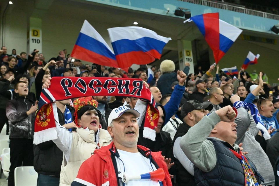 Сборная России победила при полных трибунах