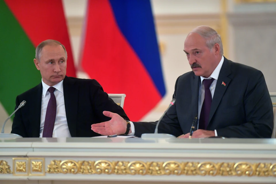 Лукашенко передаст Путину масштабную картину в подарок на день рождения