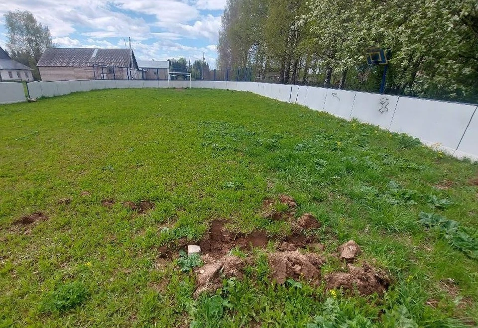 Прокуратура заставила администрацию отремонтировать спортивную площадку. Фото: Прокуратура Кировской области.