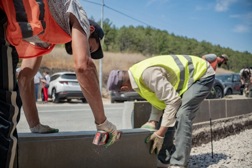 Работы в разгаре. Фото: телеграм-канал Михаила Развожаева