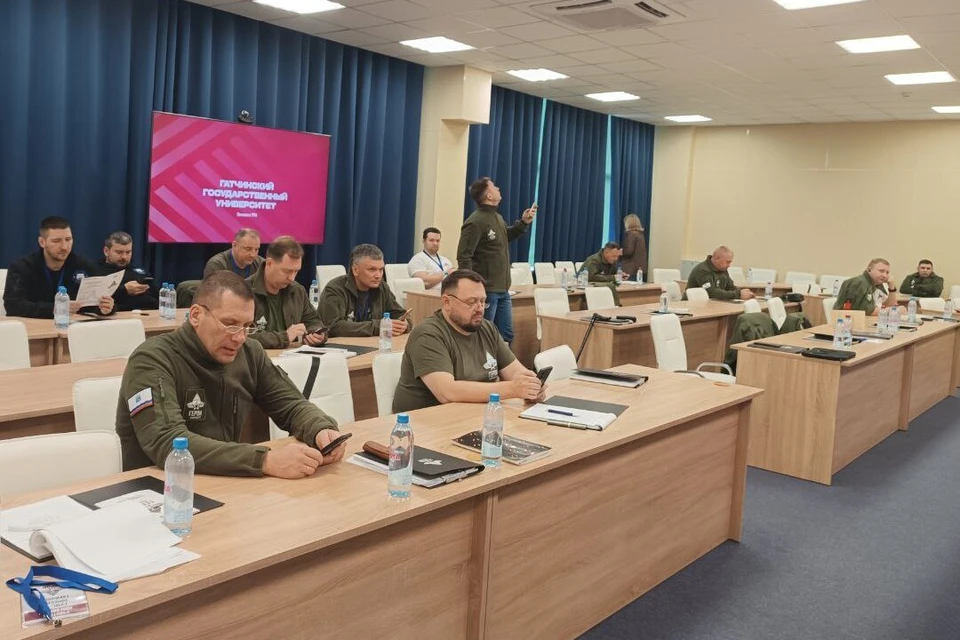 Все участники имеют высшее образование, опыт управления и боевые заслуги. Фото: Татьяна БУРДИЦКАЯ