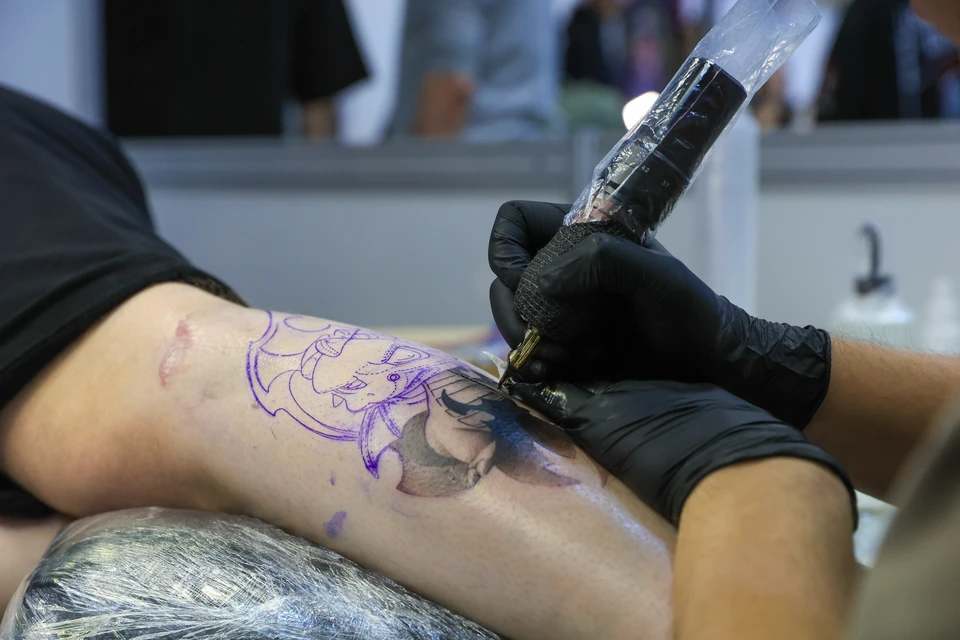 В Белоруссии девушка умерла перед свадьбой из-за татуировки