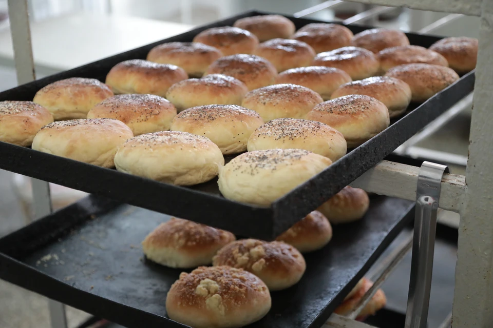 Школьным столовым Кирова нужно оновить мебель и посуду.