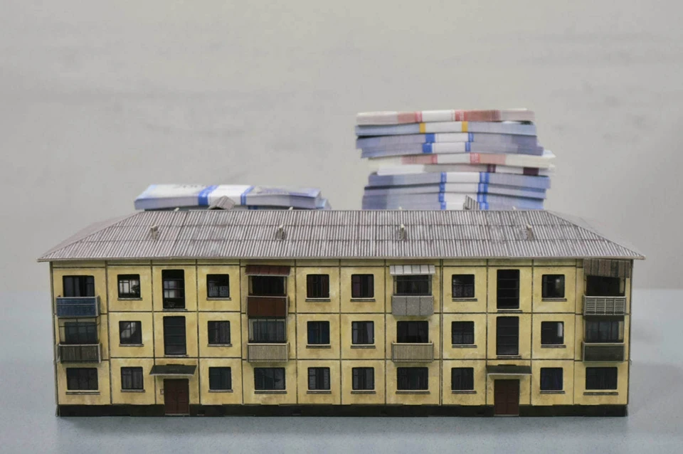 Воспользоваться льготными условиями при покупке жилья могут работники культуры, переехавшие для работы в сельские населенные пункты, рабочие поселки или малые города Дальнего Востока и Арктики с населением до 50 тысяч человек