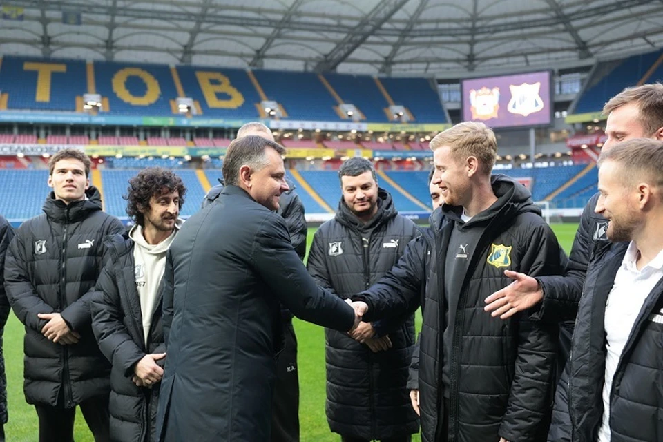 Актуальные вопросы обсудили перед кубковым матчем с «Пари НН». Фото: сайт правительства Ростовской области