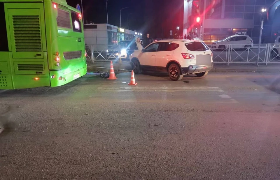 Водитель самоката и его пассажир, также подросток, получили травмы. Фото: полиция Оренбуржья