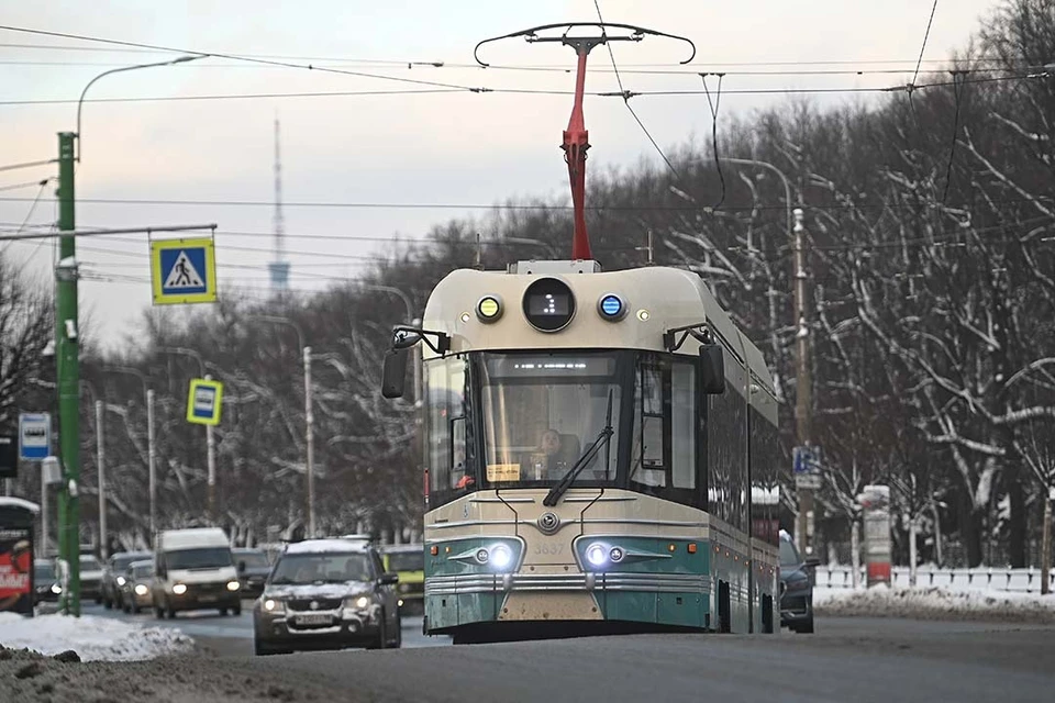 Водители проходят инструктаж о том, как действовать при плохой погоде.