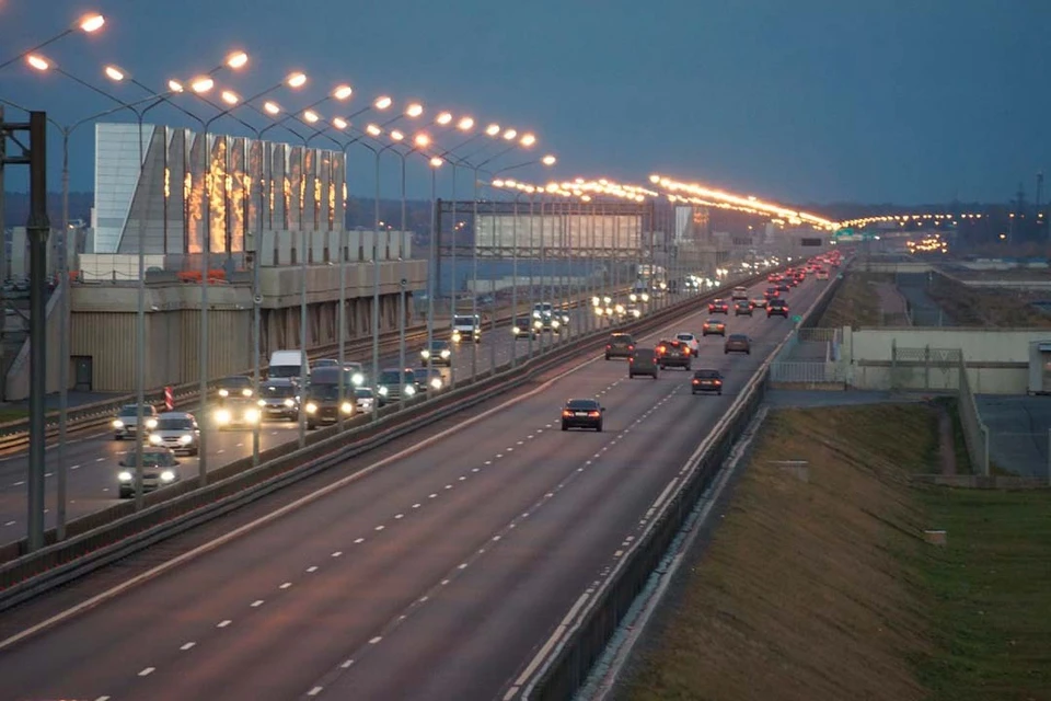 Сразу после ЧП нужно покинуть салон и вызвать эвакуатор. Фото: t.me/dambaspb