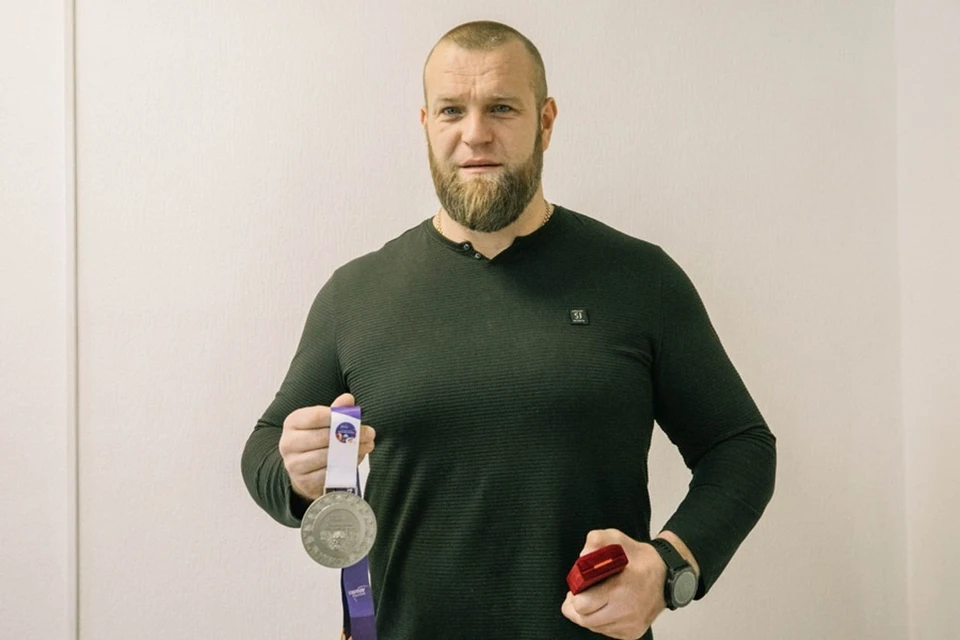 Мариуполец завоевал серебряную медаль на чемпионате мира по легкой атлетике. Фото: ТГ/Пушилин