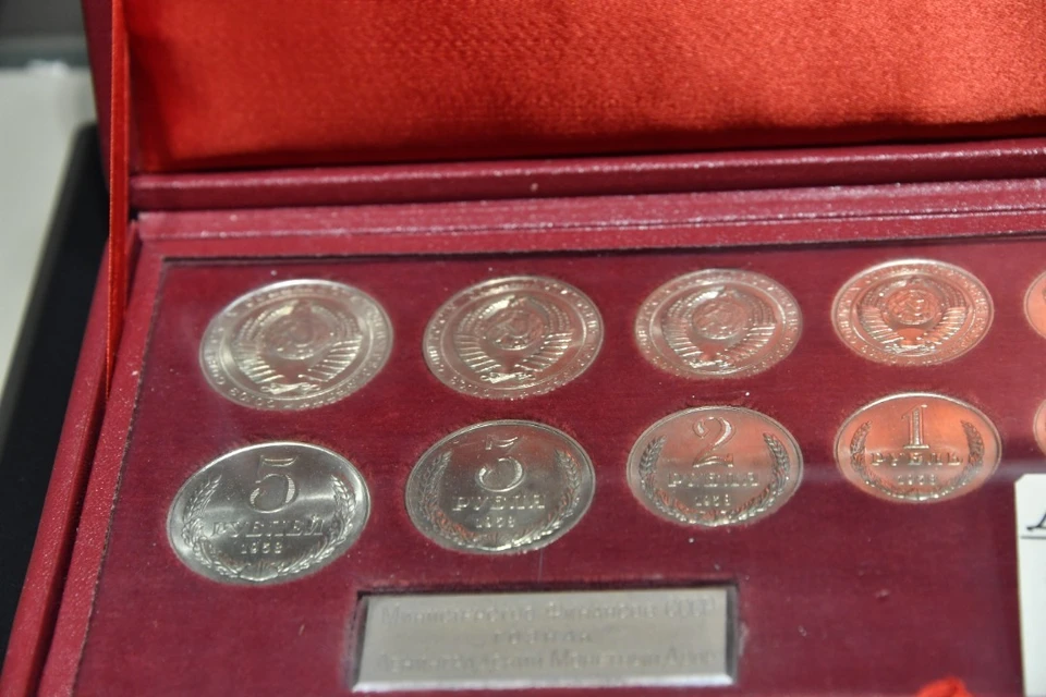 Новосибирец продает рубль 1964 года за пять миллионов.