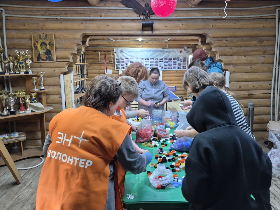 Волонтеры Эн+ Тепло Волга собрали и отправили на переработку 30 кг пластиковых крышек. Фото: Т.Яровая/пресс-служба «Эн+ Тепло Волга»