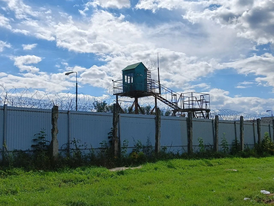 Кроме срока заключения фигурантов обязали заплатить штраф в доход государства – по 300 тысяч рублей с каждого.