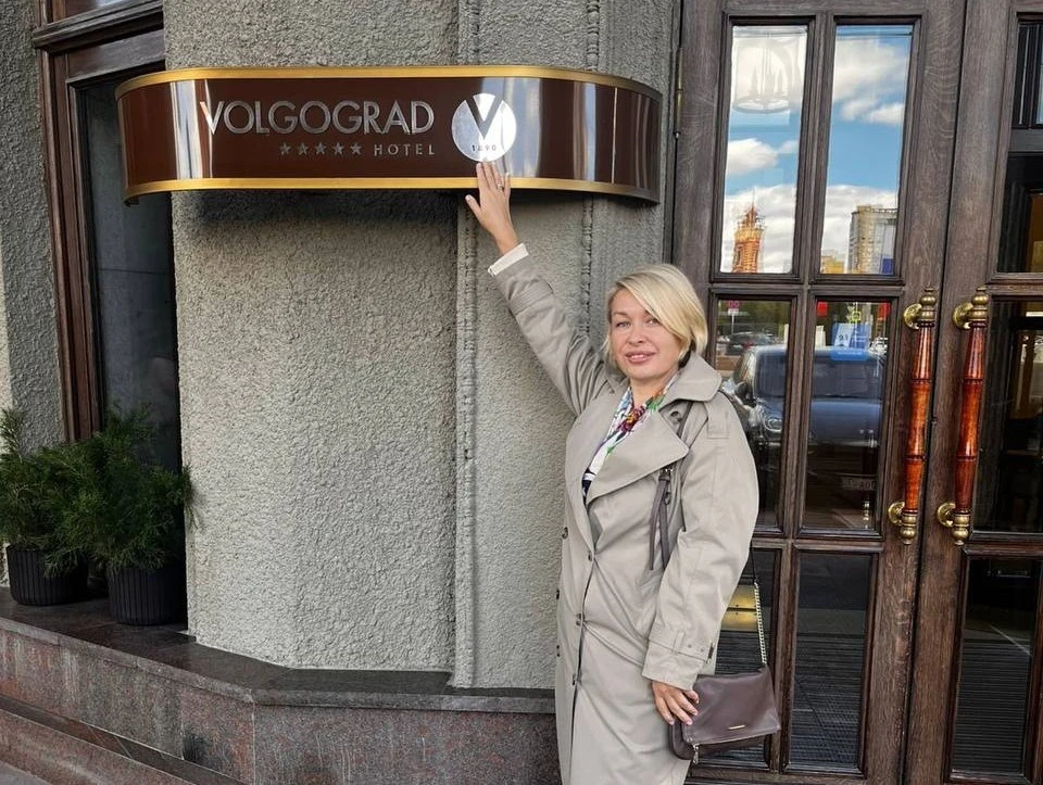 Режиссер фильма Вера Соколова готовится к съемкам. Фото: телеграм-канал режиссера.